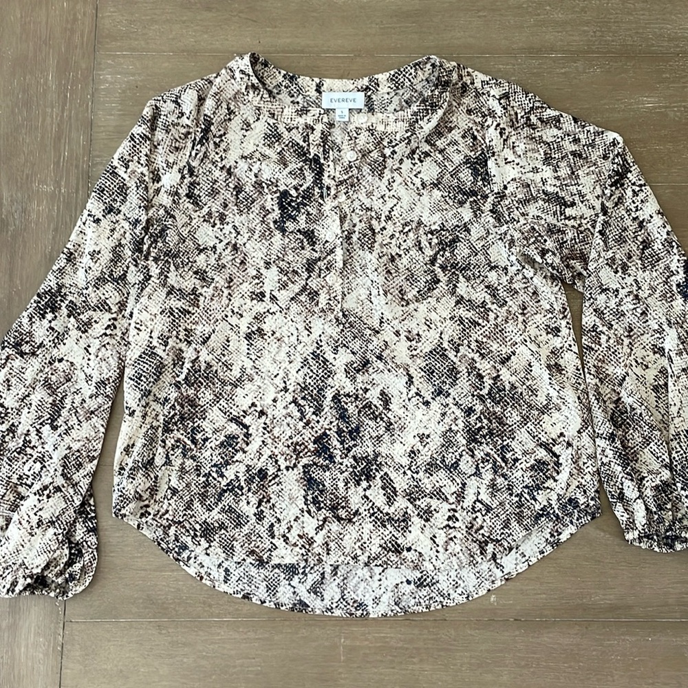 EverEve shirt size small
